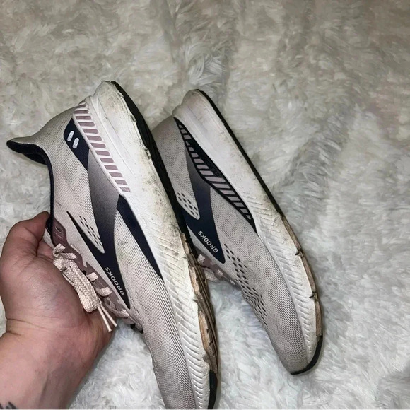 Brooks Womens size 8 Launch 8 Pink and Blue Running Sneaker Brooks Reastart - Picture 4 of 9